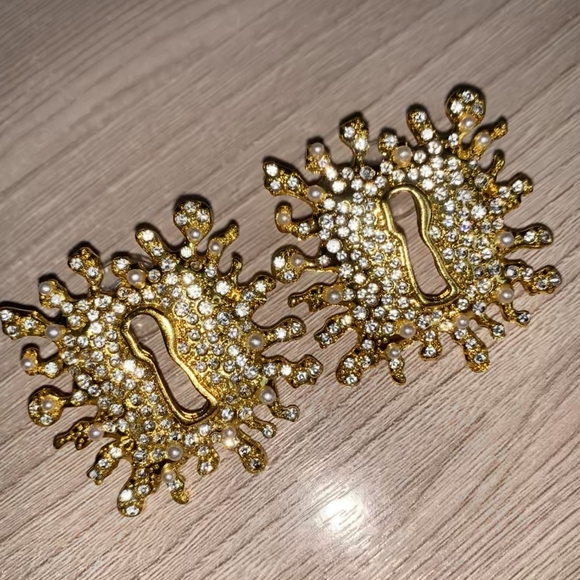 New schiaparelli inspired Key Hole Earrings - Picture 6 of 6